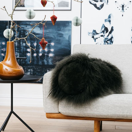 Lammfellkissen | Tibet | Zylinder | D20x52 cm Heckengrün